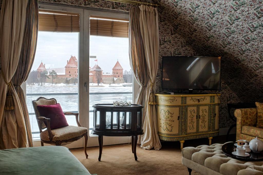 Apvalaus Stalo Klubas Gastro & SPA Hotel Room Type - Suite with Castle View