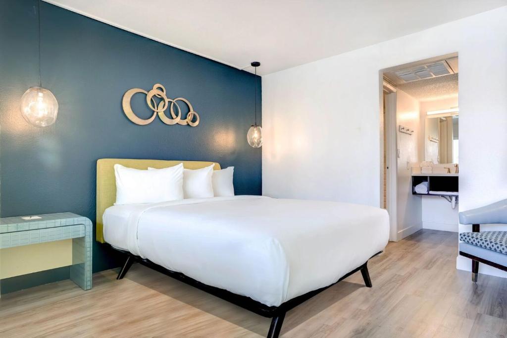 Двухместный (Номер Fairway с кроватью размера «queen-size»), Downtowner Boutique Hotel