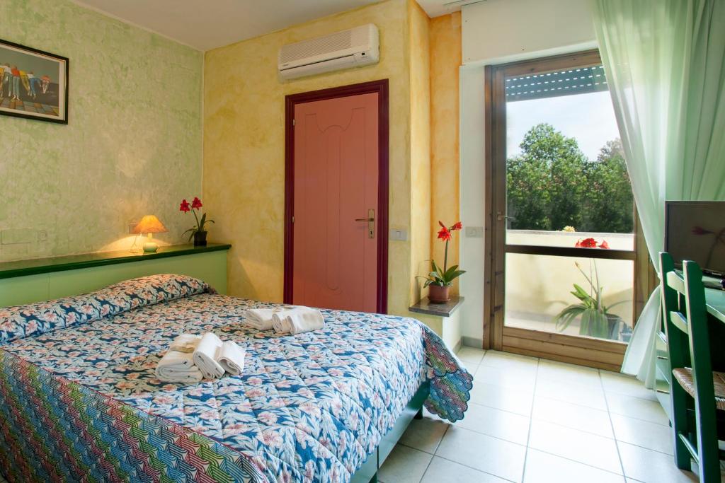 Hotel S'Ustiarvu photo 1