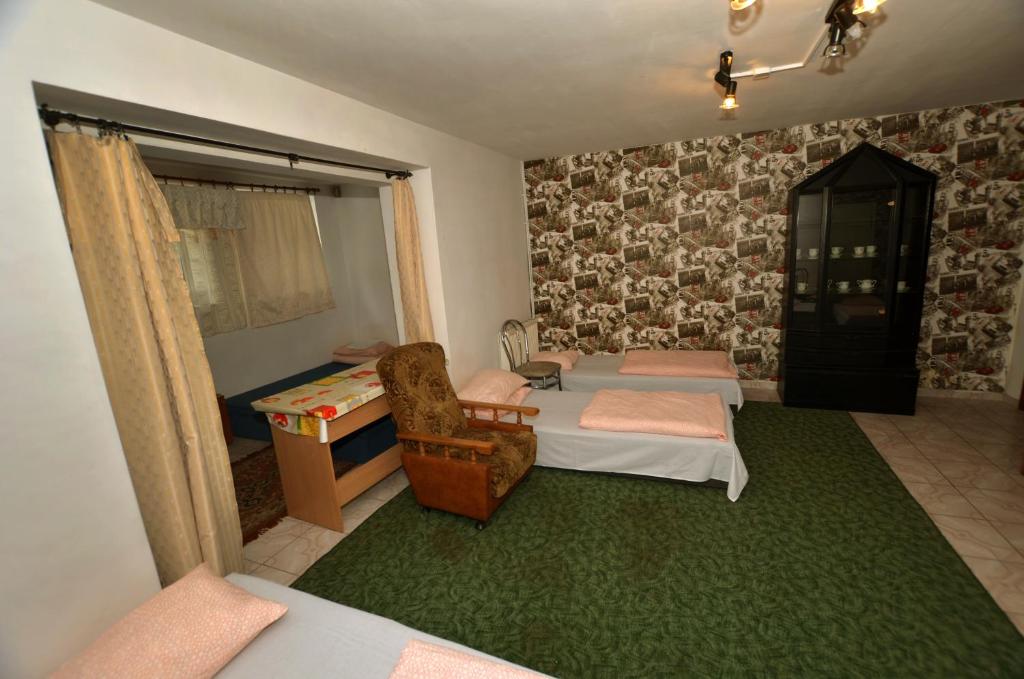 Номер (Кровать в общем 8-местном номере), Hostel Madeira