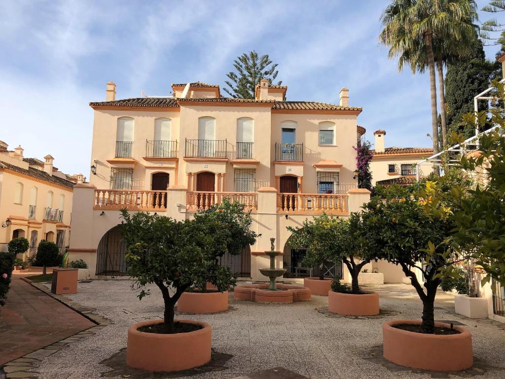 Estepona Seafront Apartment photo 2
