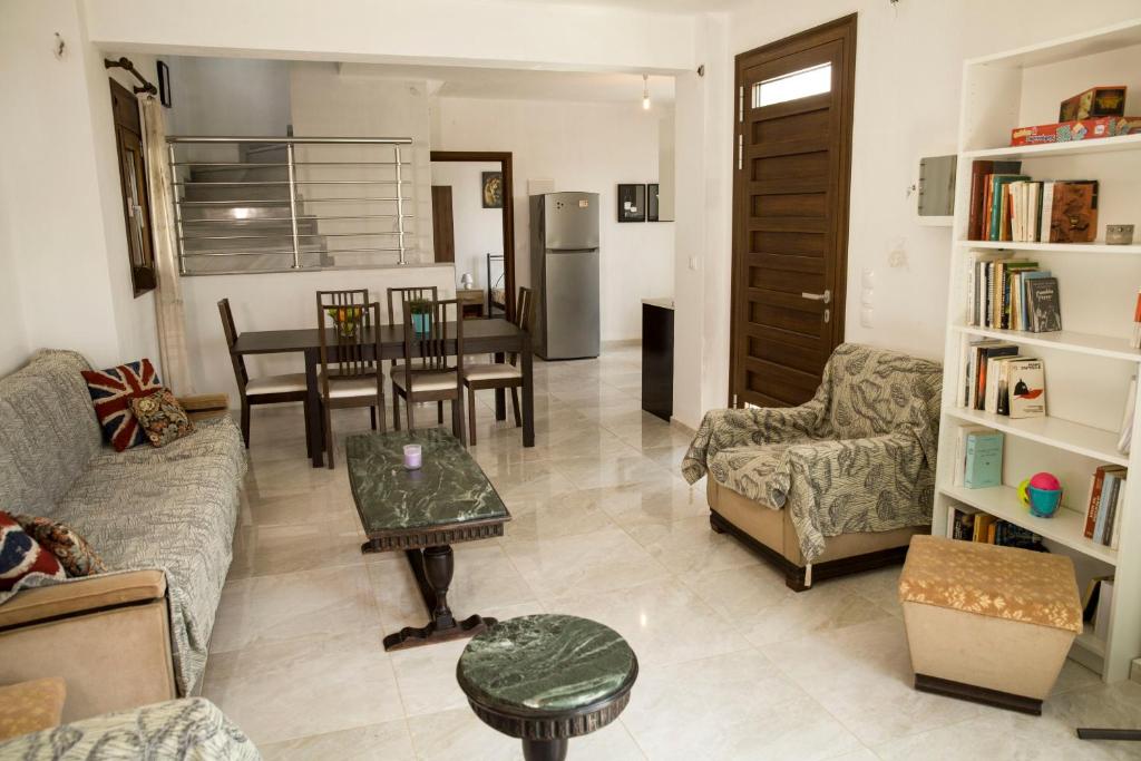 Serene villa near the sea photo 3