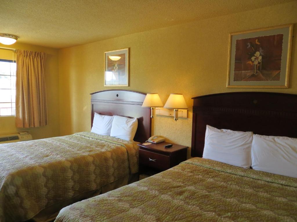 Двухместный (Номер с 2 кроватями размера «queen-size» – Для некурящих), Welcome Inn