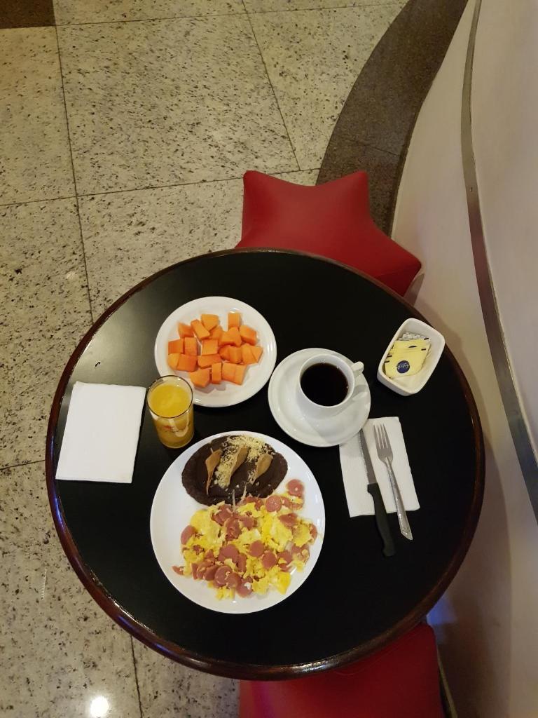 Сьюит (Представительский номер), Hotel Hollywood