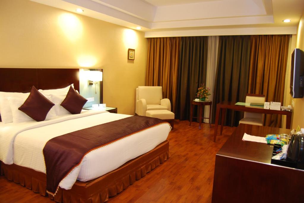 Двухместный (Deluxe Double Room with Free Drop to Sipcot IT Park), Gokulam Park Sabari OMR