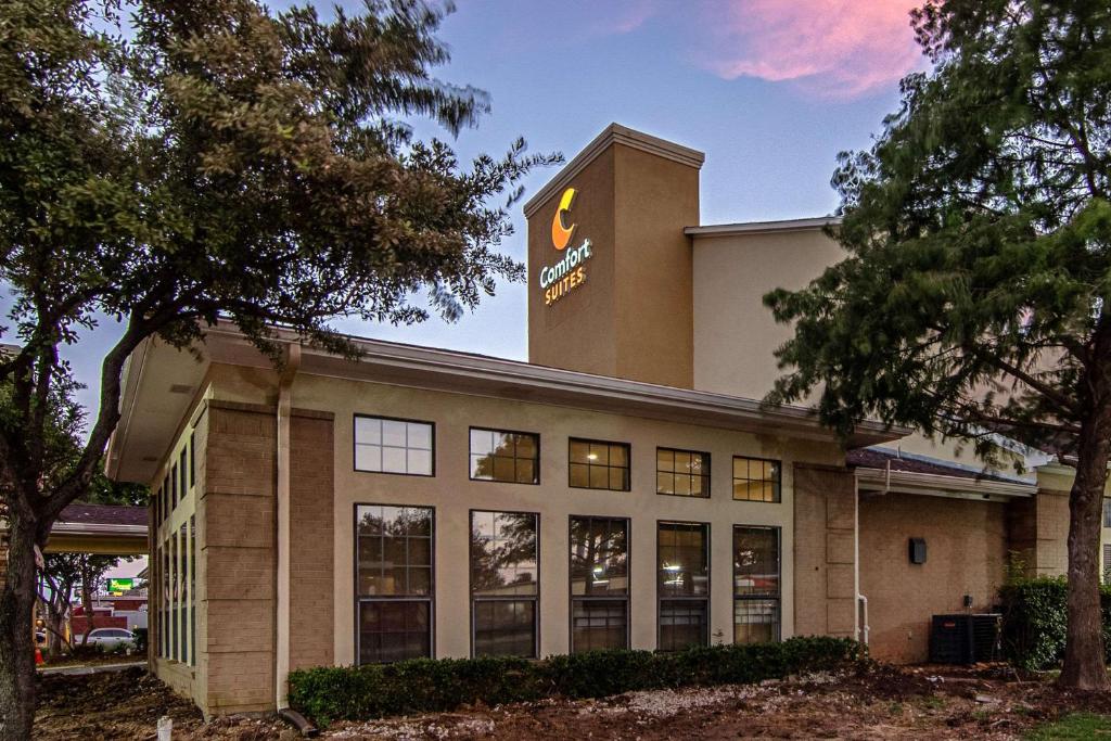 Comfort Suites NW Dallas Near Love Field photo 4