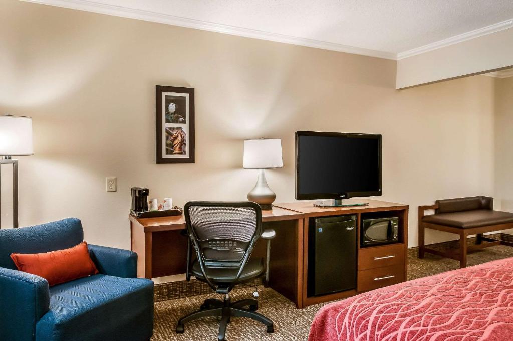 Comfort Inn & Suites At Copeland Tower photo 4