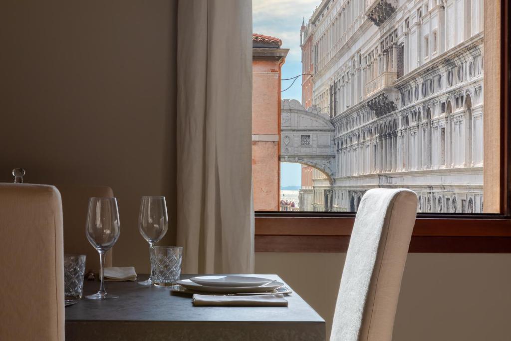 Bridge of Sighs Luxurious Apartment photo 2