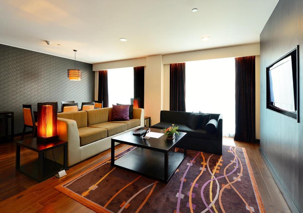Сьюит (Люкс с 1 спальней), Отель Radisson Suites Bangkok Sukhumvit