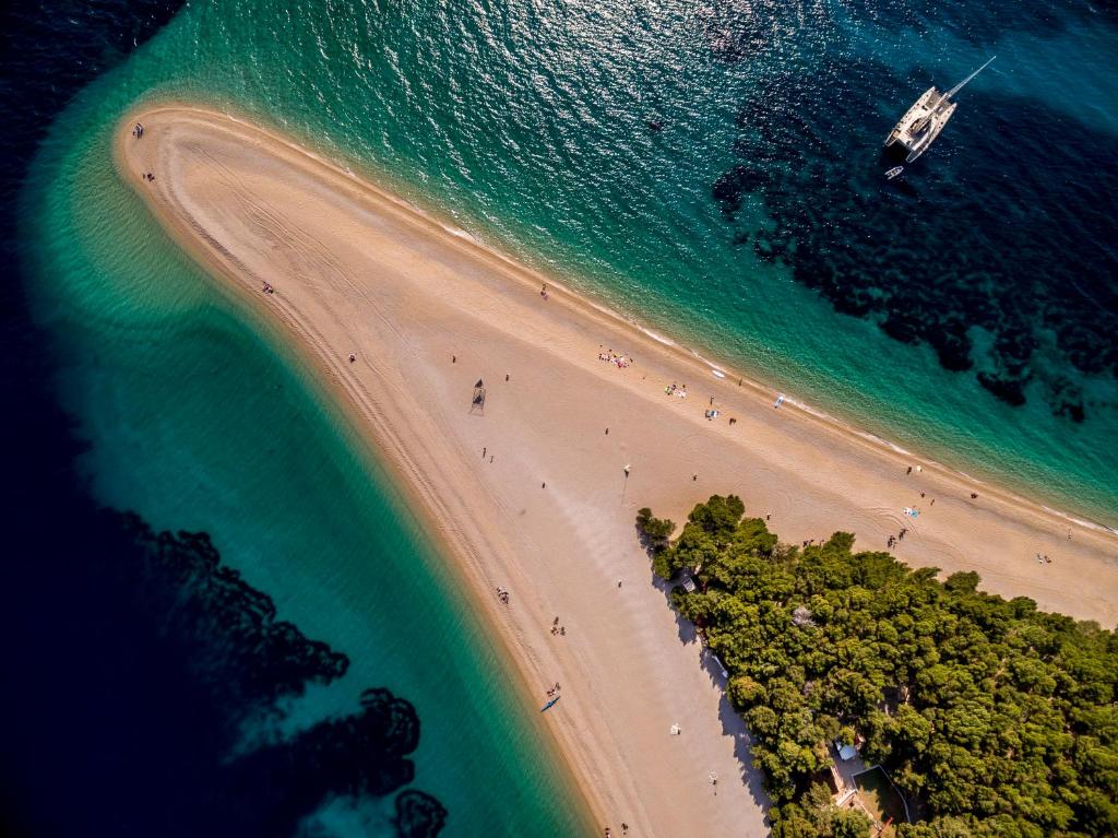 5 min from beach and center of Bol photo 1