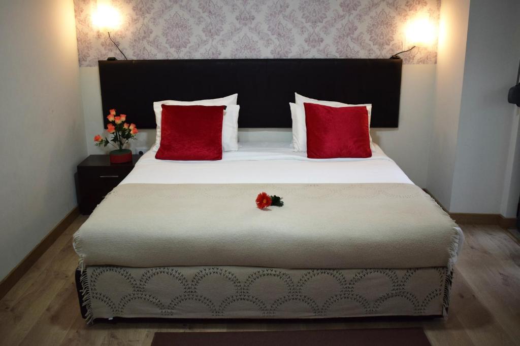 Семейный (Cемейный номер с собственной ванной комнатой), Universo Romantico