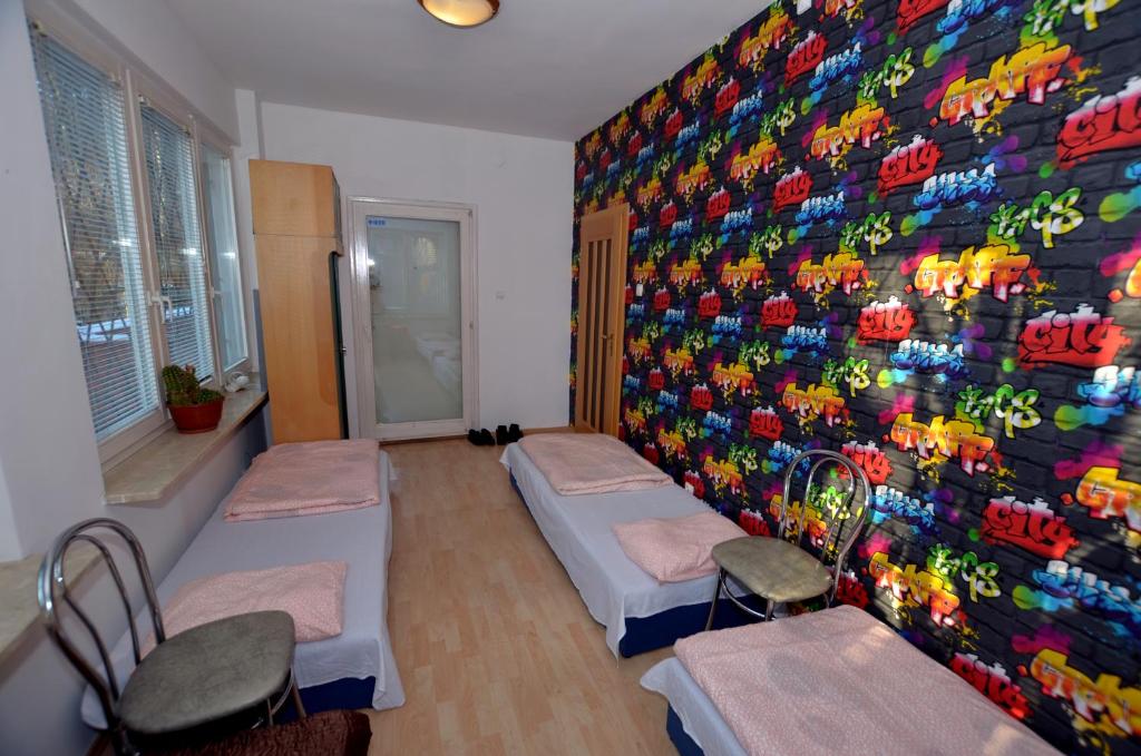 Номер (Односпальная кровать в общем номере с 4 кроватями), Hostel Madeira