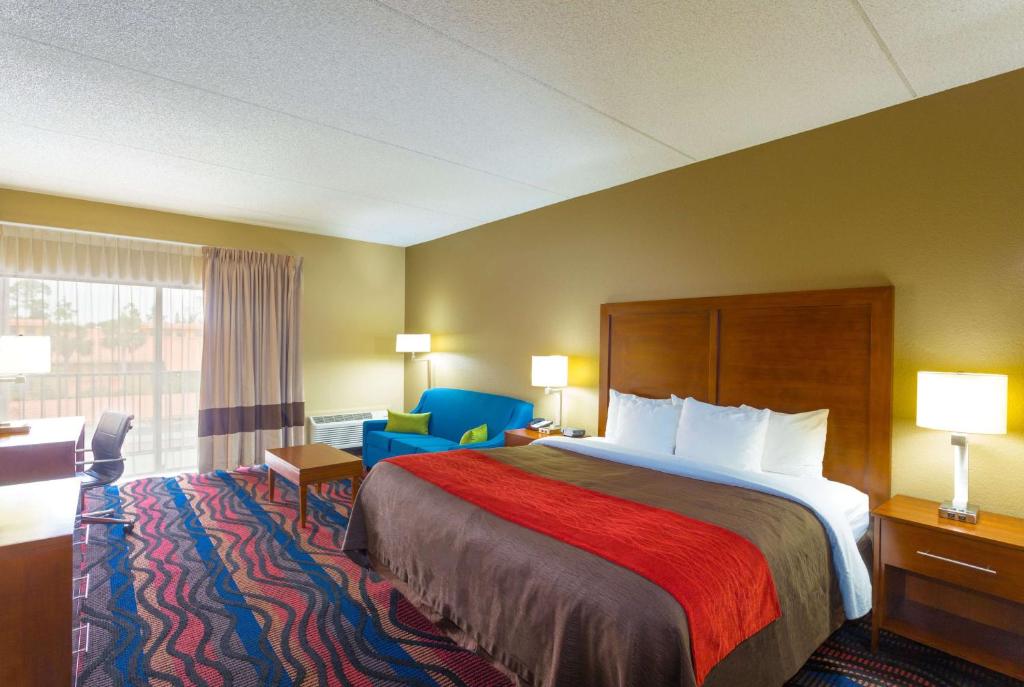 Baymont by Wyndham Bonita Springs photo 4