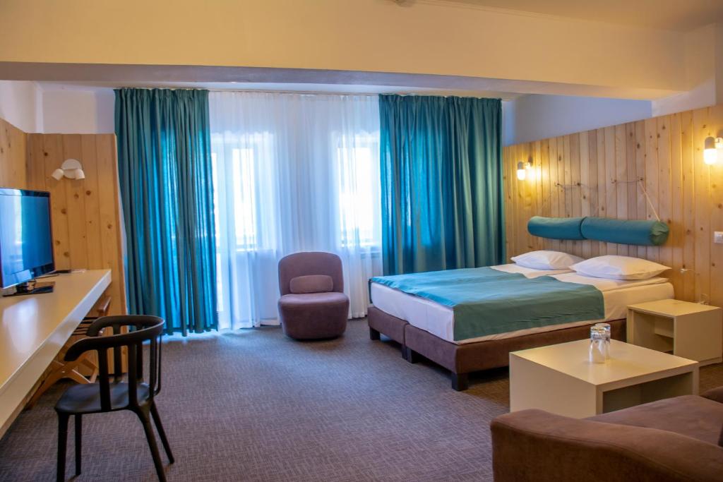Двухместный (Улучшенный двухместный номер с 1 кроватью), Hotel Cota O Mie