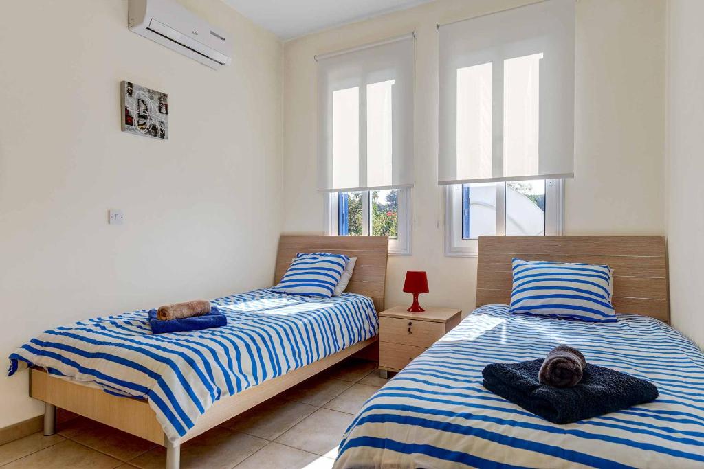 Latchi Beach Villa photo 1