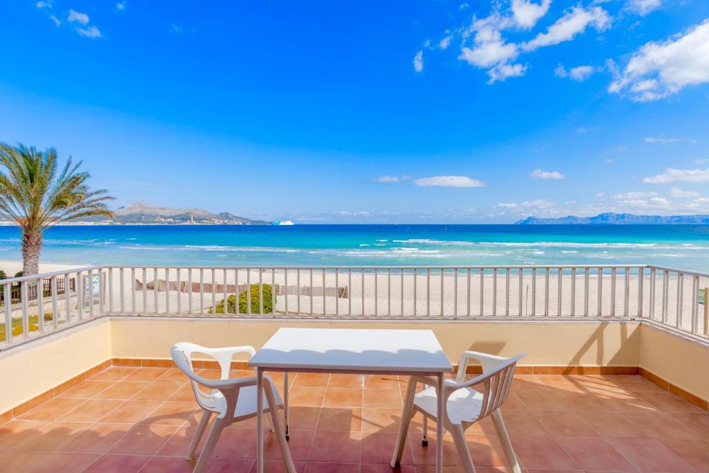 Beachfront Villa Socias Playa photo 3