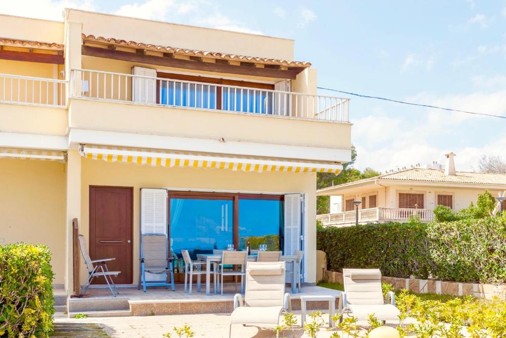 Beachfront Villa Socias Playa photo 2
