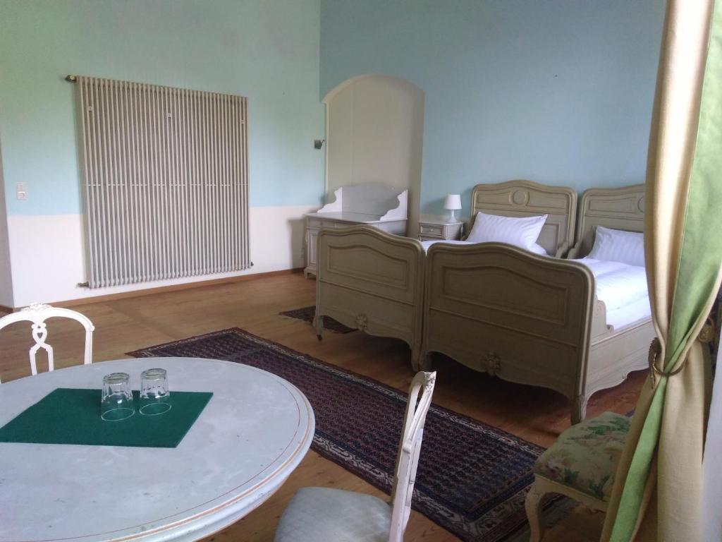 Ferienzimmer im Schloss Burgpreppach photo 3