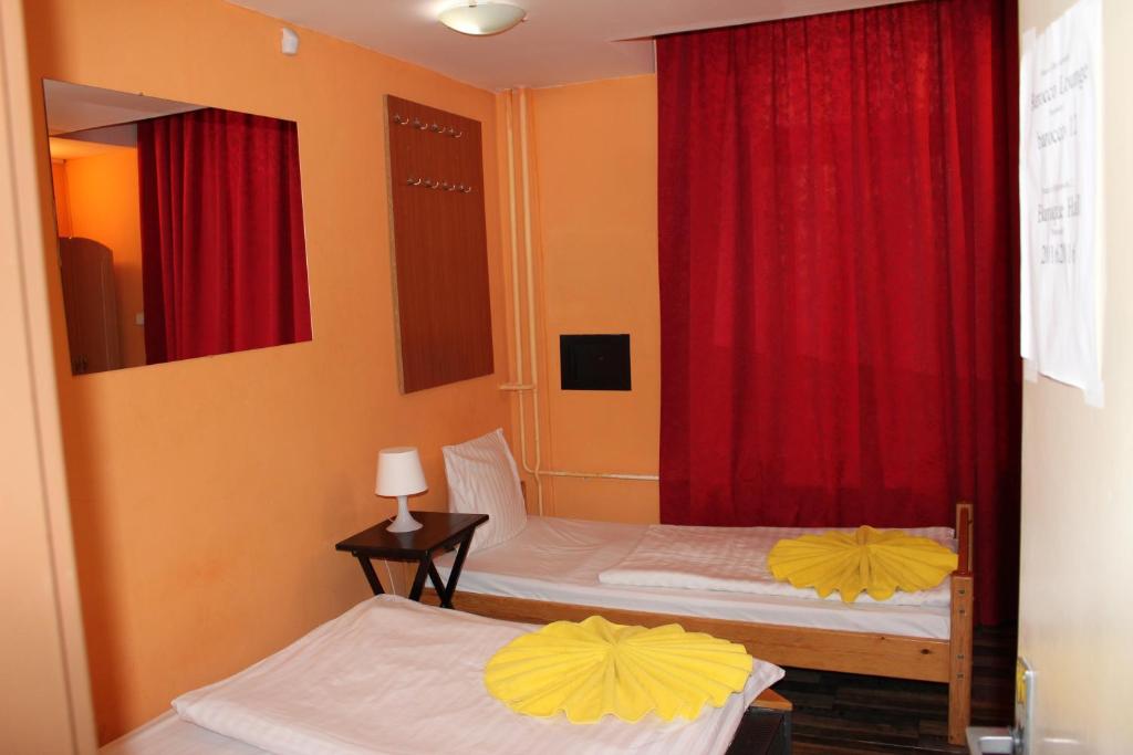 Трехместный (Трехместный номер с основными удобствами), Hotel Intourist Praha