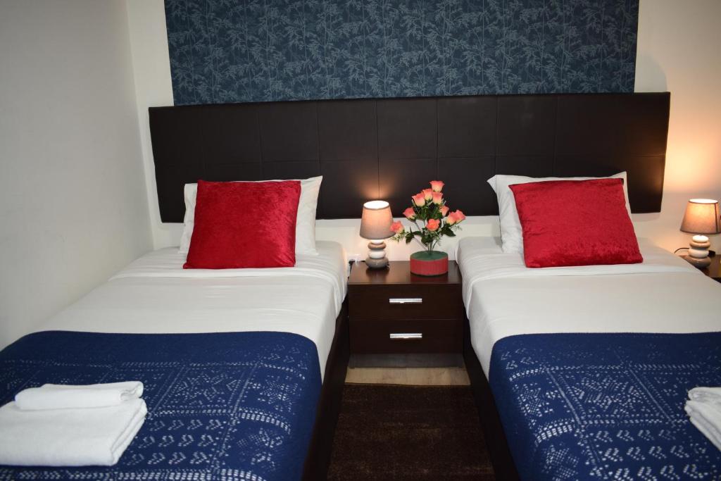 Двухместный (Двухместный номер с 2 отдельными кроватями и общей ванной комнатой), Universo Romantico