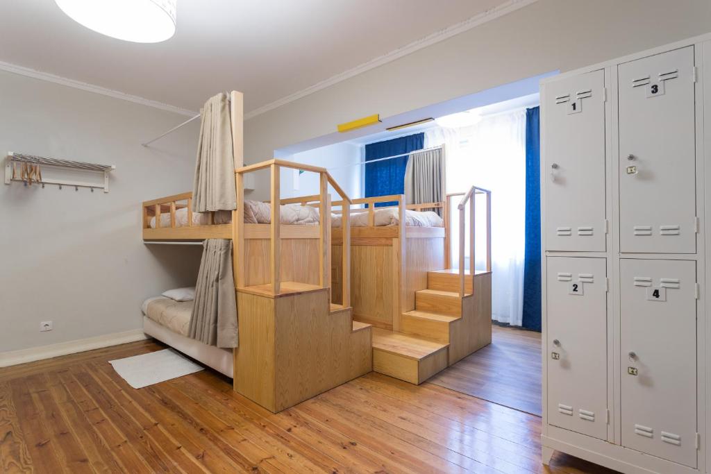 Номер (Кровать в общем 6-местном номере для мужчин и женщин), Lisboa Central Hostel