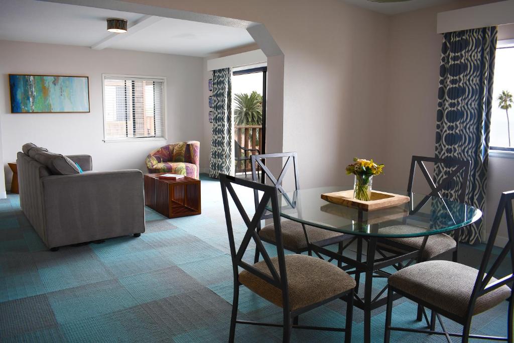 Сьюит (Oceanview Terrace Two-Bedroom Suite with Two Bathrooms), La Jolla Cove Suites