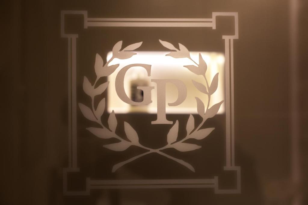 Golden Palace photo 1
