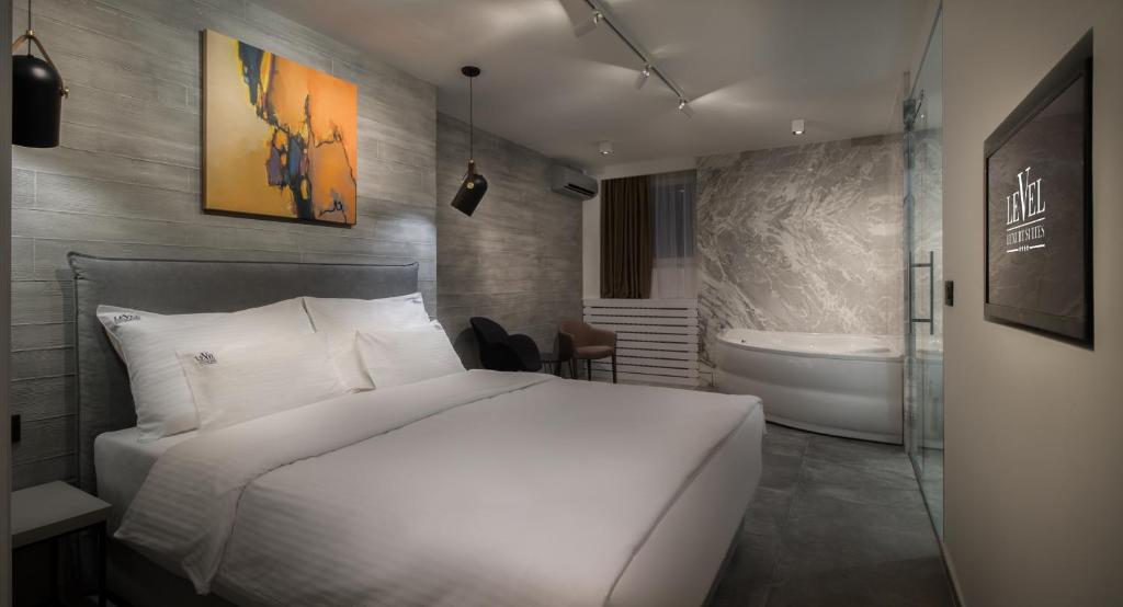 Двухместный (Двухместный номер Делюкс с гидромассажной ванной), Level Luxury Suites