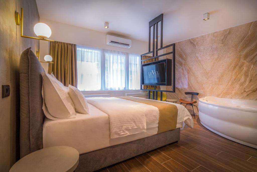 Двухместный (Двухместный номер Делюкс с гидромассажной ванной), Level Luxury Suites