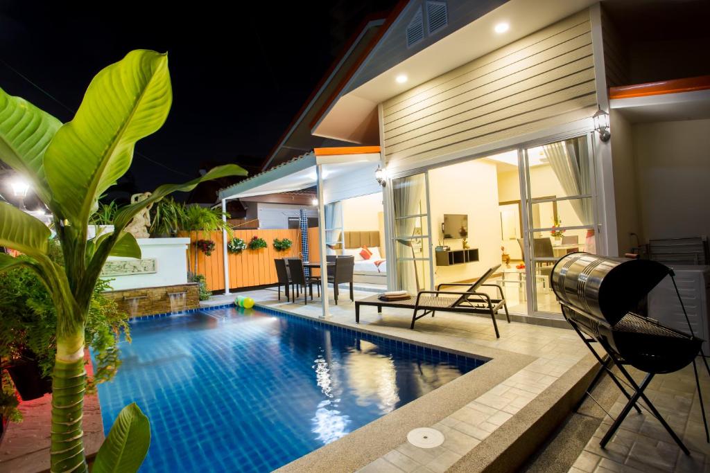 Pattaya Pool Villa 39B 300 mater to beach gate