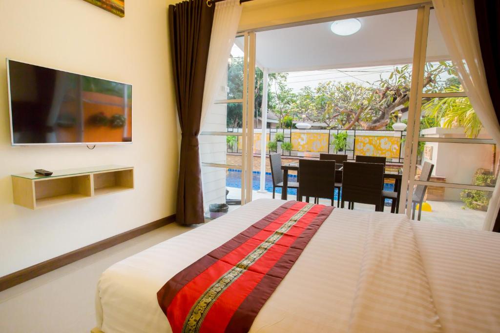 Pattaya Pool Villa 39B 300 mater to beach gate photo 3