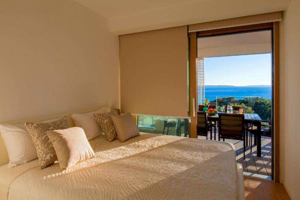 Bel Etage Amora Luxury Seaview Apartment with pool - Tap to explore photos