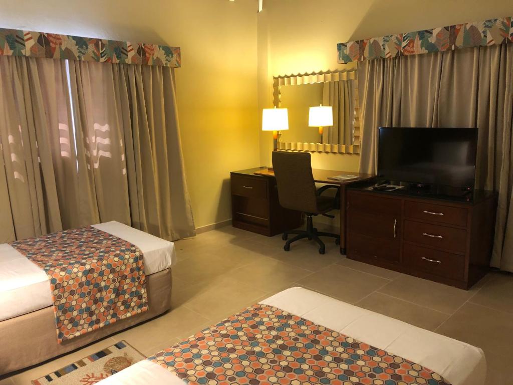 Carl's Unique Inn & Conference Facilities photo 3