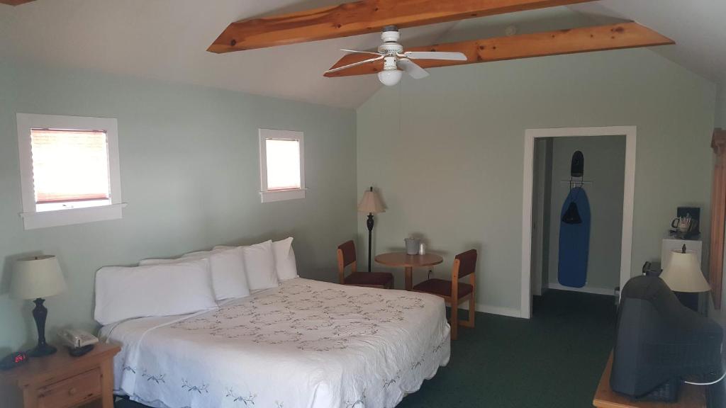 Spruce Lane Lodge and Cottages photo 4