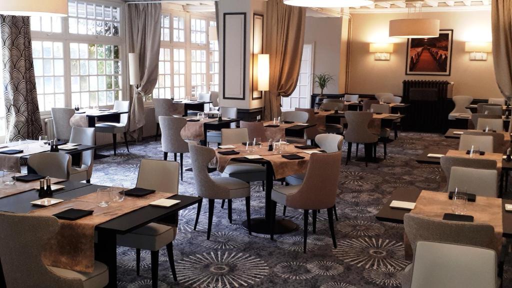 Hotel Le Lion D'Or et Restaurant La Table Du Lion photo 4