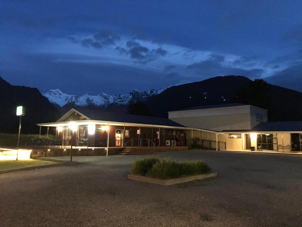 High Peaks Hotel photo 3