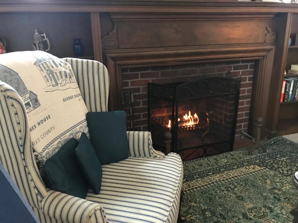 Mill Stone - Mt Penn Lodging image