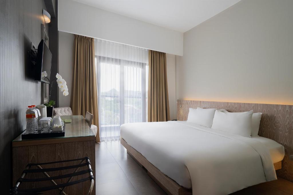 Двухместный (Номер Делюкс с кроватью размера «king-size»), Hotel Santika Siligita Nusa Dua