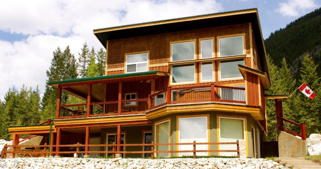 Cedar House Restaurant & Chalets photo 2