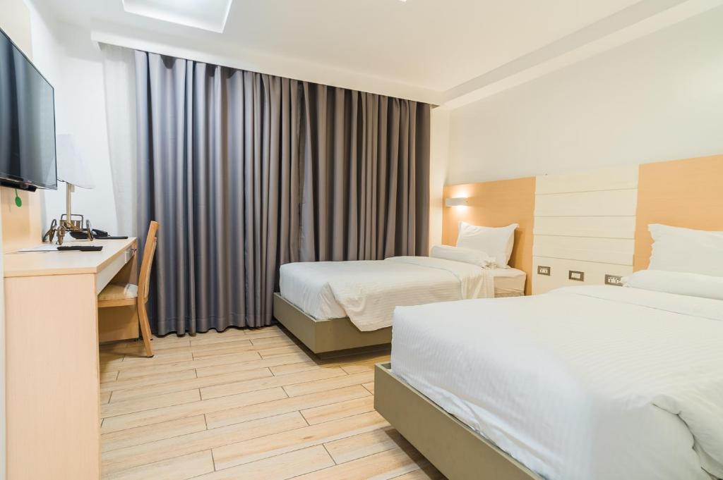 Heroes Hotel photo 1