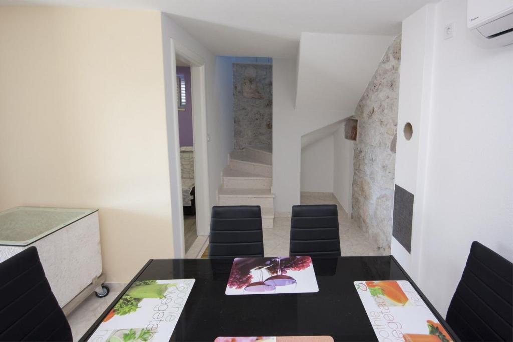 Holiday House Neda photo 4