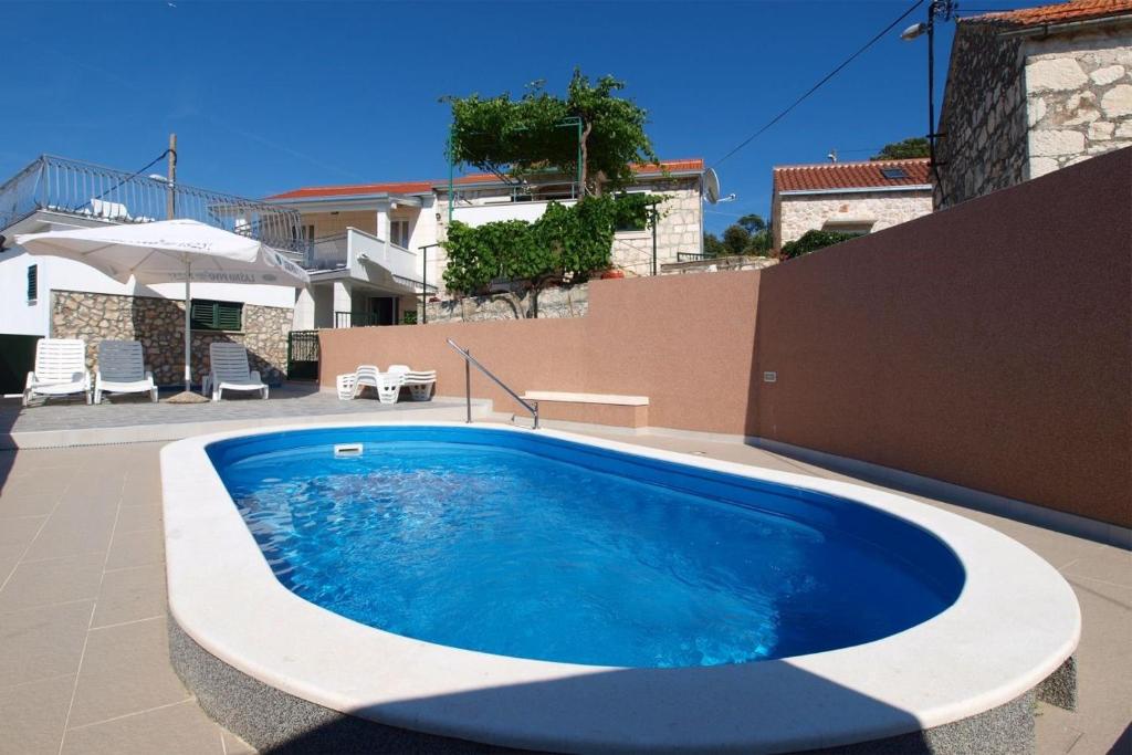 Holiday House Neda photo 2