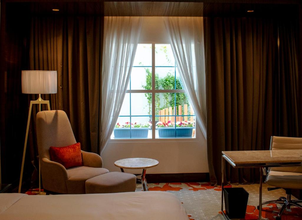 Двухместный (Улучшенный номер), Отель Radisson Blu Hotel, Ajman