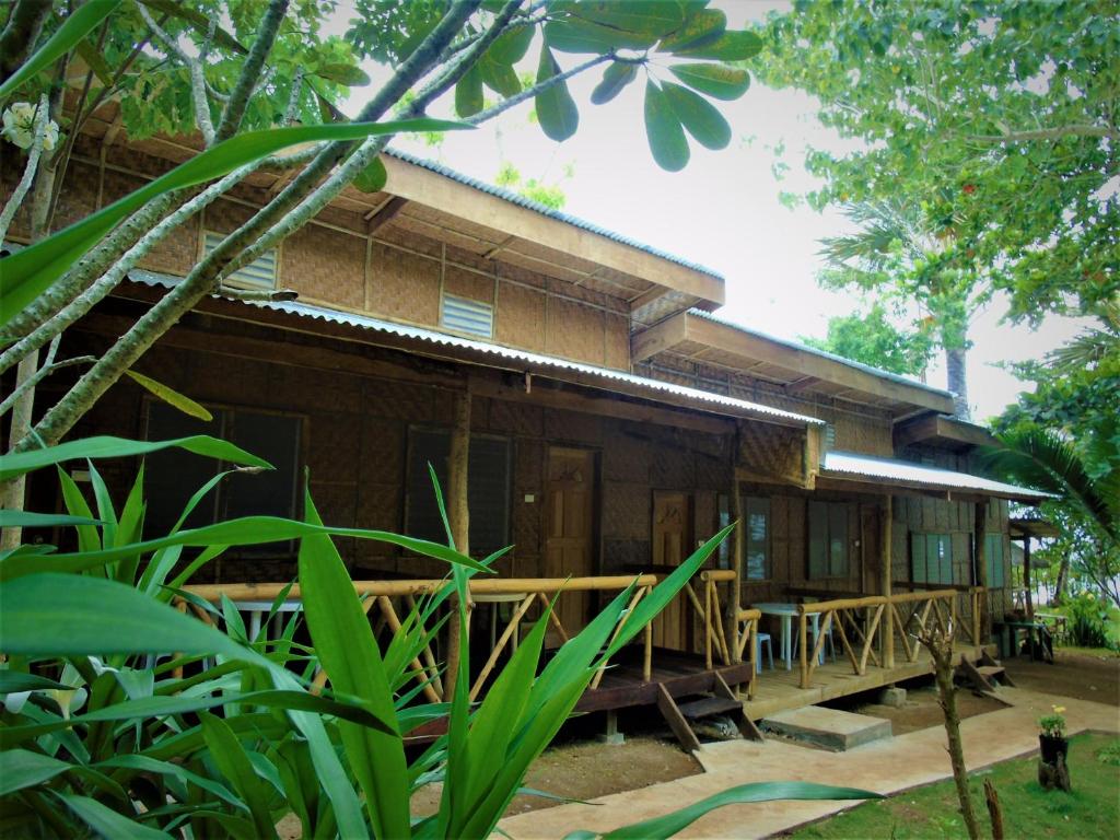 Tori's Backpacker's Paradise photo 4