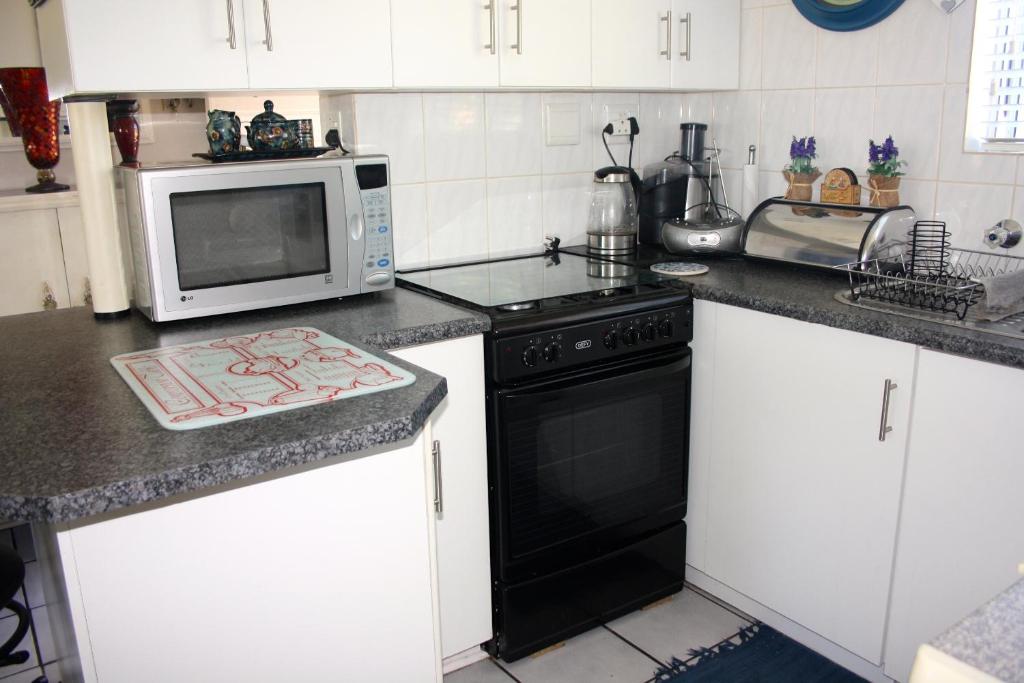 142 hermanus beach club photo 3