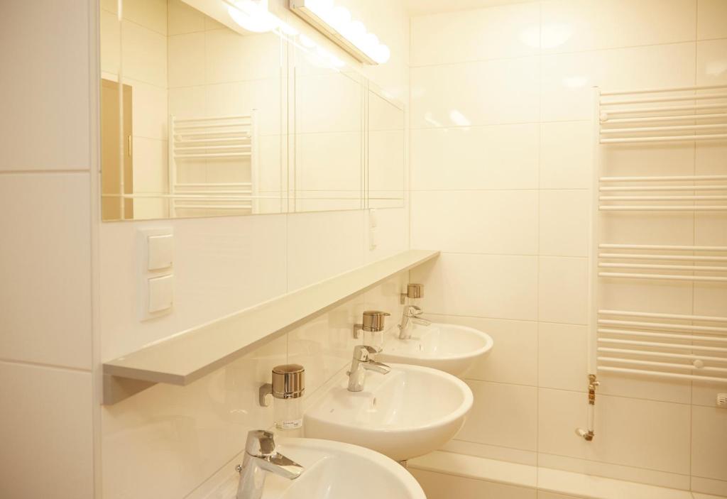 Номер (Кровать в общем 6-местном номере для мужчин и женщин), RixHouse