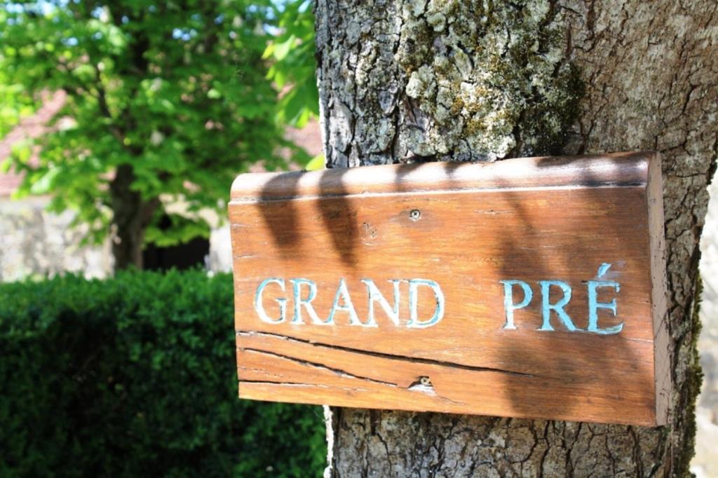Gîtes Grand Pré ! et la Roulotte de Roquecor photo 1