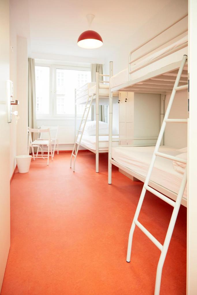 Номер (Кровать в общем 4-местном номере для мужчин и женщин), RixHouse