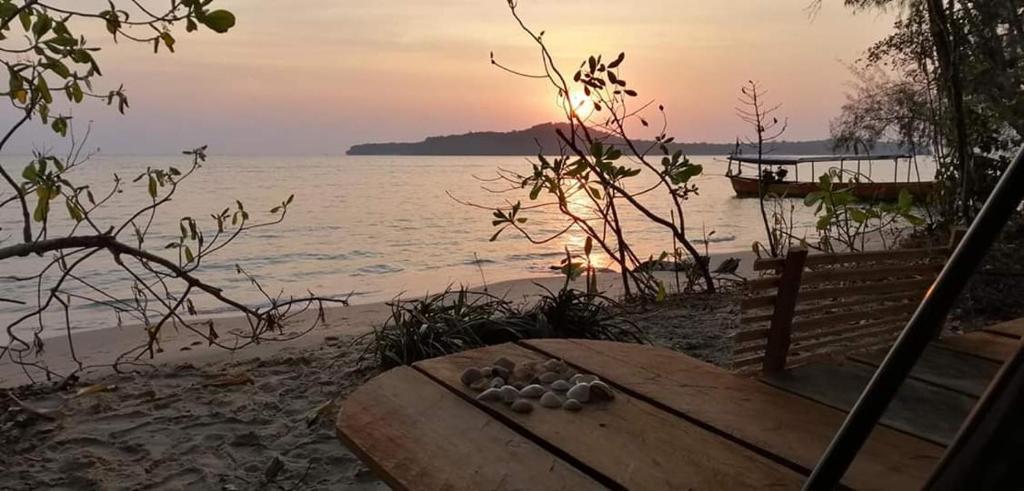 Crusoe Koh Takiev Island photo 2