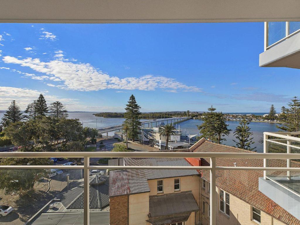 Waterfront Apartment 521 photo 2